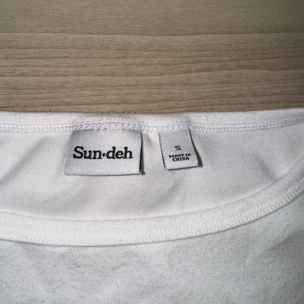Sun-deh Aritzia White Short Sleeve Cropped Baby Tee Women's Small S - Picture 3 of 6